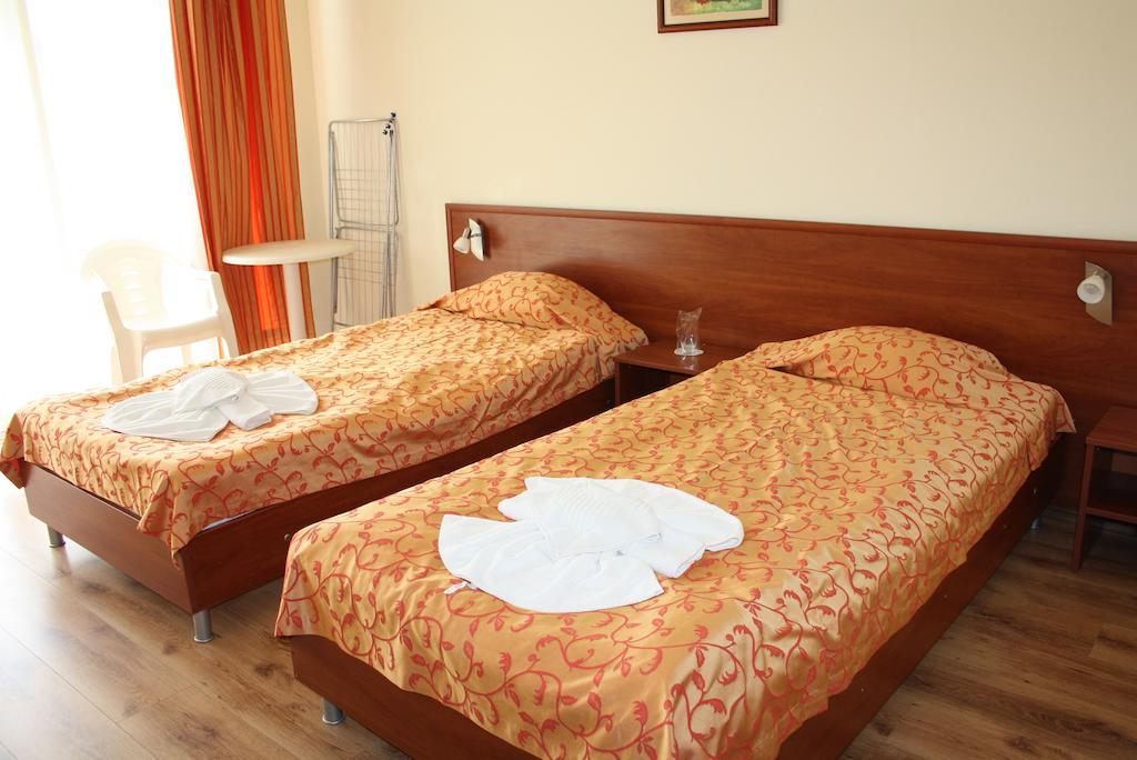 Iris Beach Hotel Sweti Wlas Zimmer foto